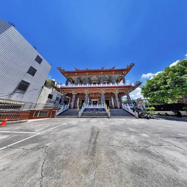 Entrance to 台中新社鎮安宮, from the actual Realsee tour